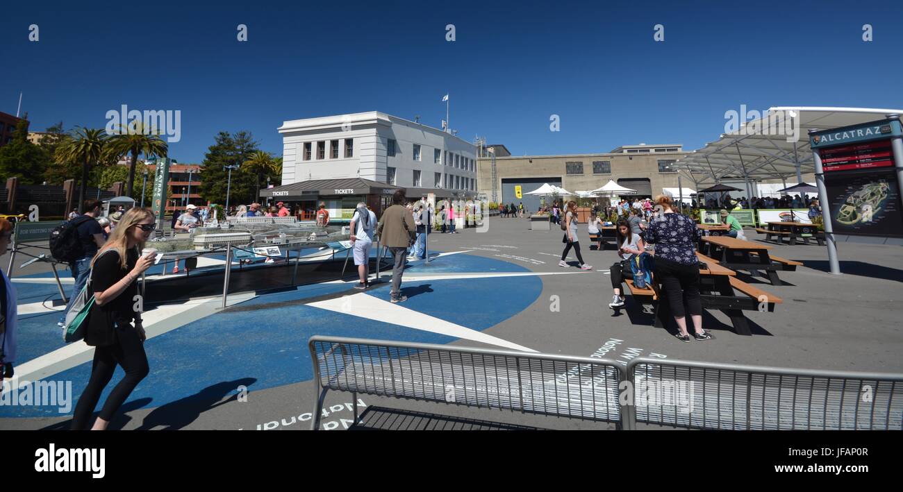 Alcatraz Cruises dans le Port de San Francisco à partir du 1er mai 2017, California USA Banque D'Images