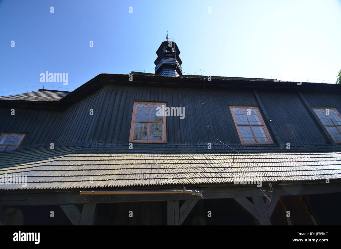 St.-Rochus église en bois Dobrzen Wielki (a probablement été construite en 1658 et a été reconstruit et restauré à plusieurs reprises) à partir du 18 mai 2013, la Pologne Banque D'Images