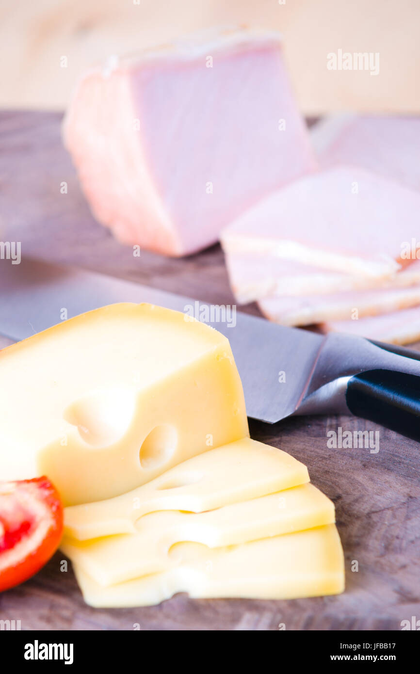 La viande et le fromage en tranches Banque D'Images