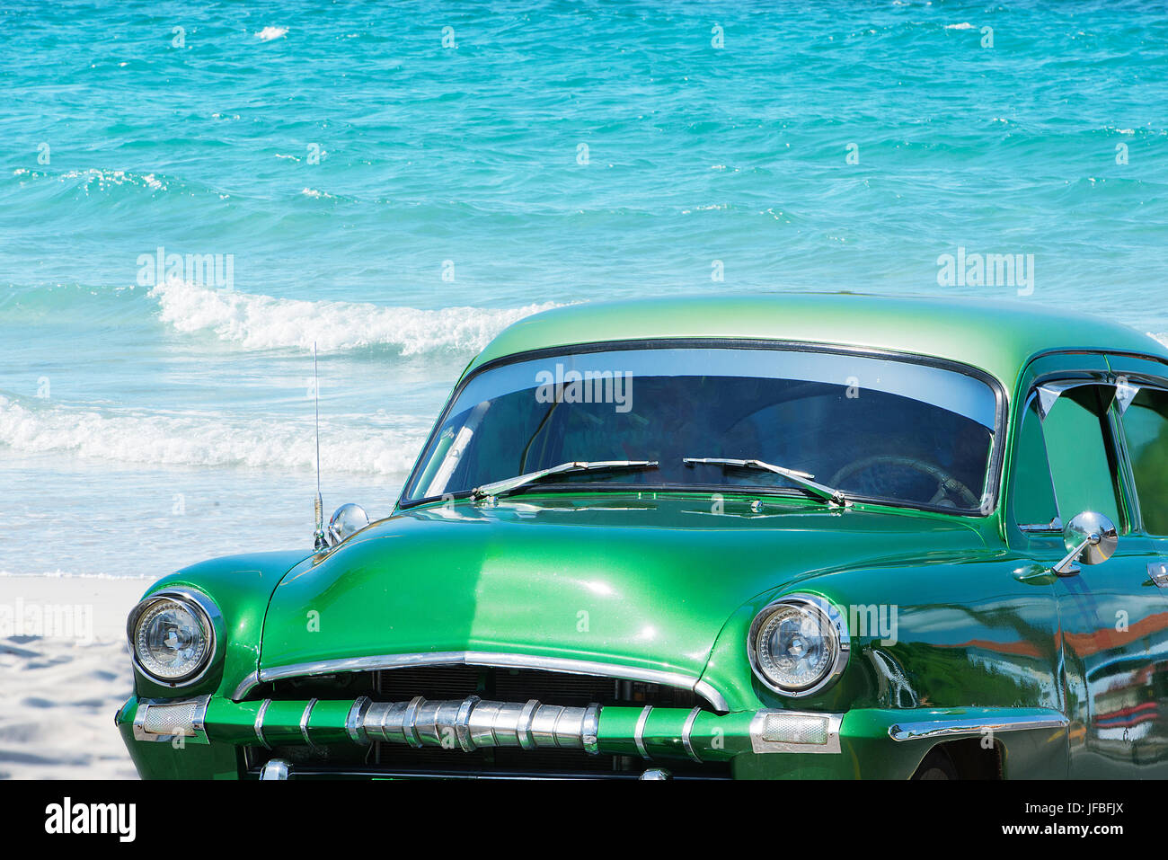 American Classic car sur la plage Banque D'Images