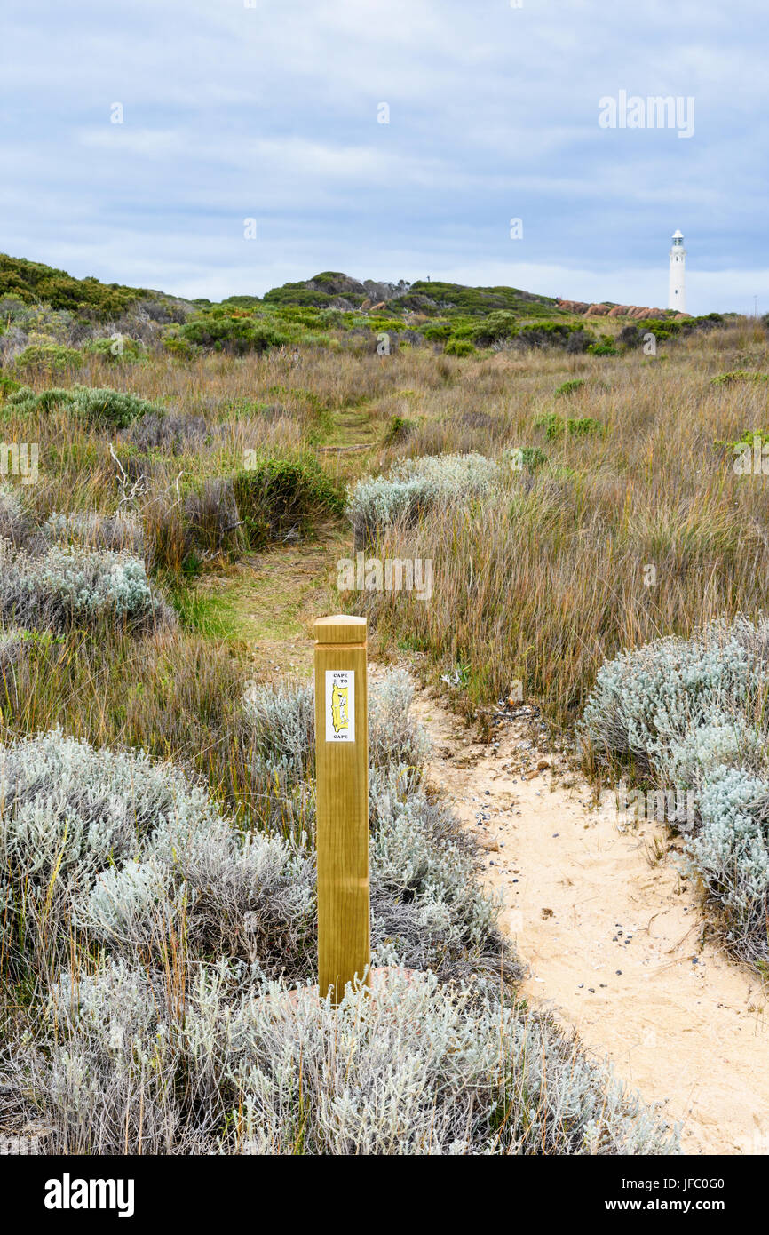 Selective focus sur un marqueur de piste de pin sur le cap à suivre Le Cap au Cap Leeuwin, au sud-ouest de l'Australie Occidentale Banque D'Images