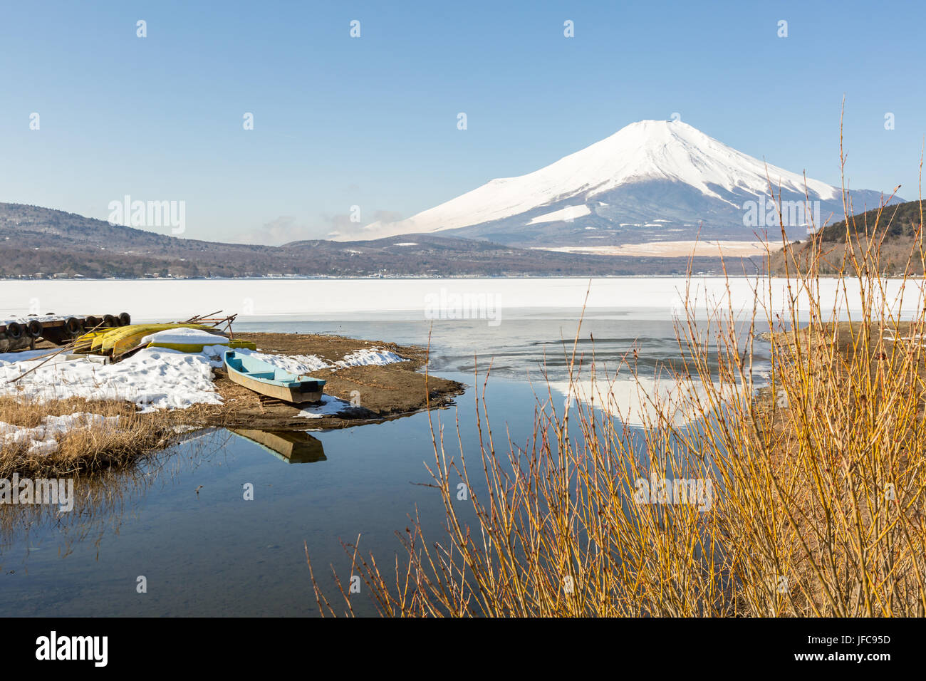Le Mont Fuji hiver lac Yamanaka Banque D'Images