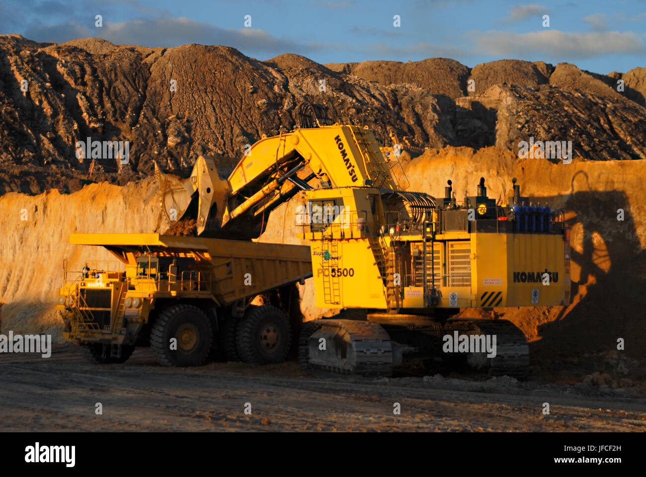 La mine de charbon de l'ouest de l'Australie et l'exploitation des véhicules Banque D'Images
