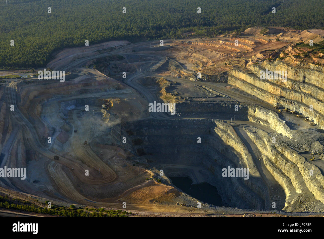La mine de charbon de l'ouest de l'Australie et l'exploitation des véhicules Banque D'Images