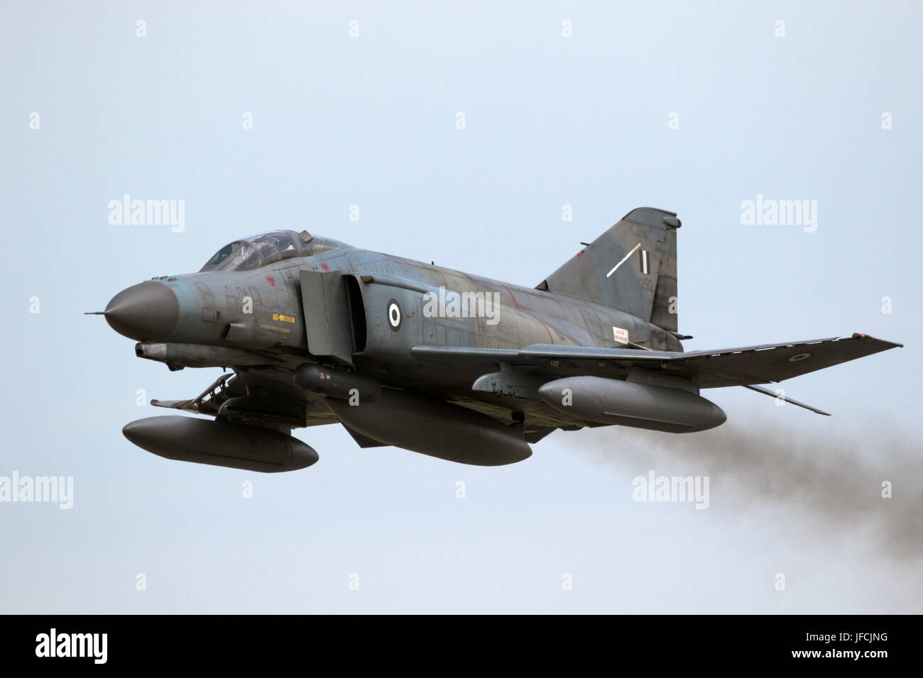 FLORENNES, BELGIQUE - JUN 15, 2017 : La Force aérienne grecque F-4 Phantom de survol en avion de chasse sur la base aérienne de Florennes Banque D'Images