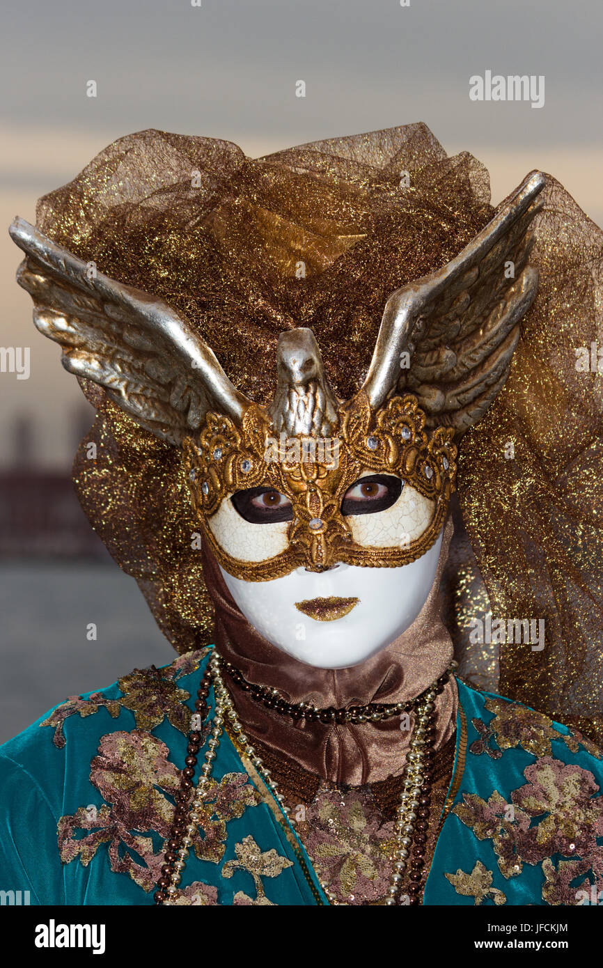 Venise - 5 février : participant costumé sur la Piazza San Marco au cours de Carnaval de Venise le 5 février 2013 à Venise, Italie. Cette année, le carnaval Banque D'Images