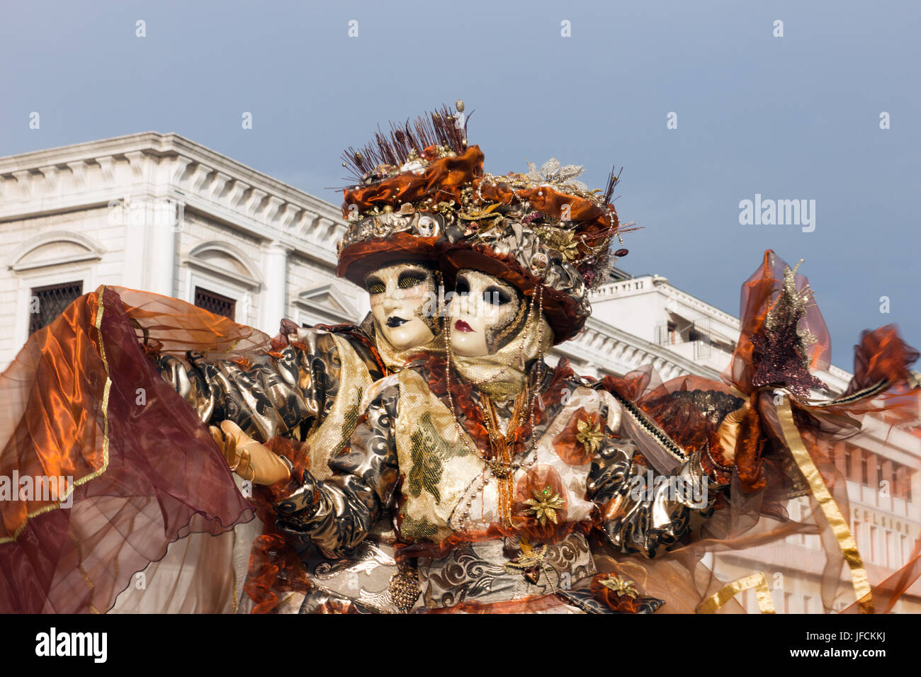 Venise - 6 février : les gens costumés sur la Piazza San Marco au cours de Carnaval de Venise, le 6 février 2013, à Venise, Italie. Cette année, le carnaval était h Banque D'Images