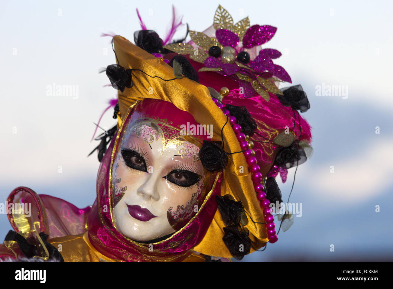 Venise - 6 février : femme en costume sur la Piazza San Marco au cours de Carnaval de Venise, le 6 février 2013, à Venise, Italie. Cette année, le carnaval était-il Banque D'Images