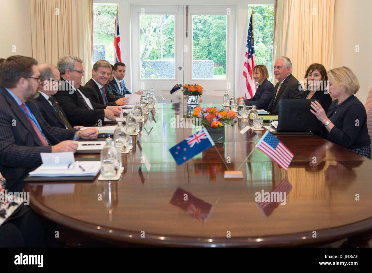 La secrétaire d'État des États-Unis, Rex Tillerson rencontre les nouveaux-zélandais responsables gouvernementaux, notamment le premier ministre Bill English et le ministre des Affaires étrangères, Gerry Brownlee, à Wellington, Nouvelle-Zélande, le 6 juin 2017. Banque D'Images
