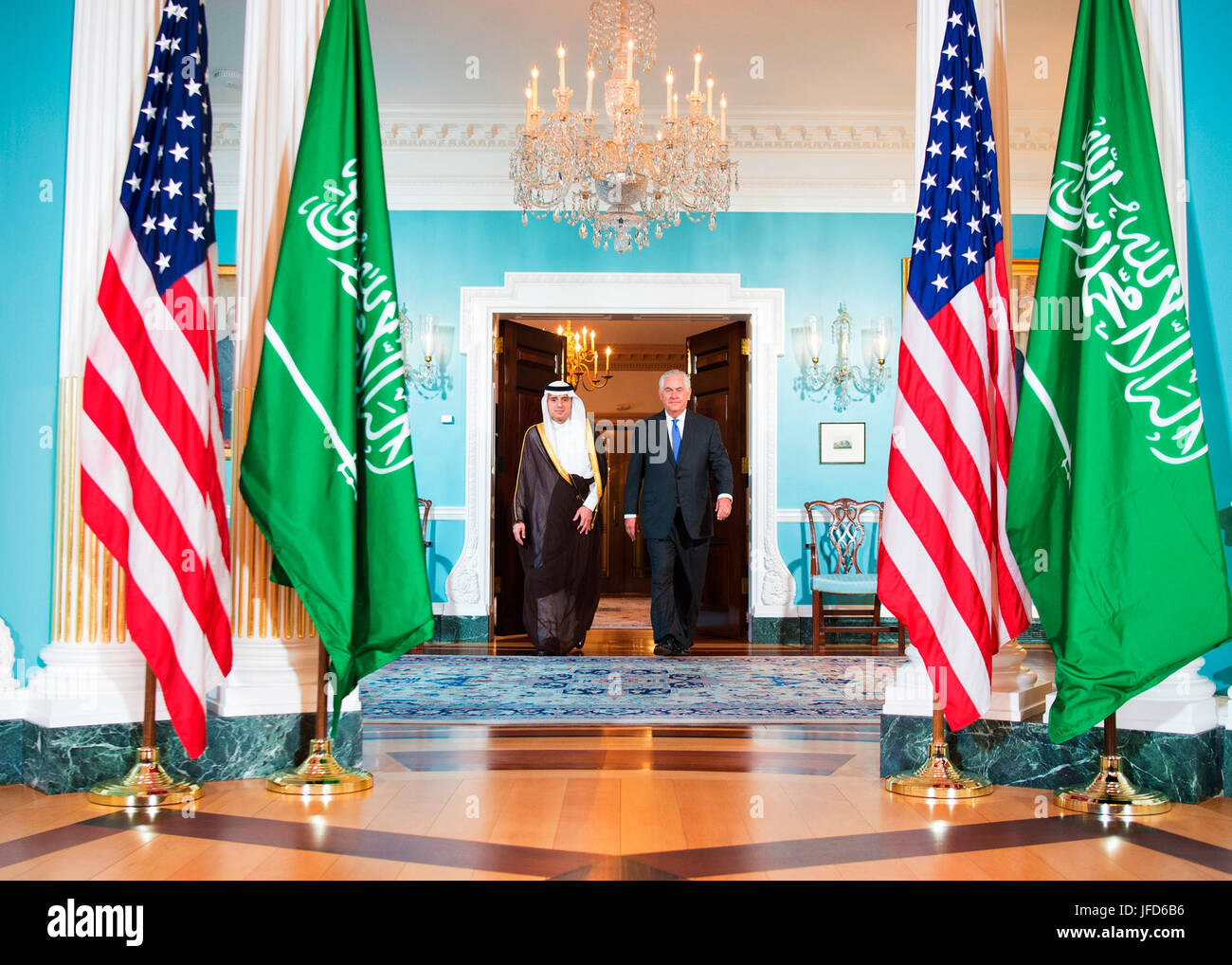 La secrétaire d'État des États-Unis, Rex Tillerson et Ministre saoudien des affaires étrangères Adel al-Jubeir préparer pour répondre aux journalistes avant leur réunion bilatérale au département d'État des États-Unis à Washington, D.C., le 13 juin 2017. Banque D'Images