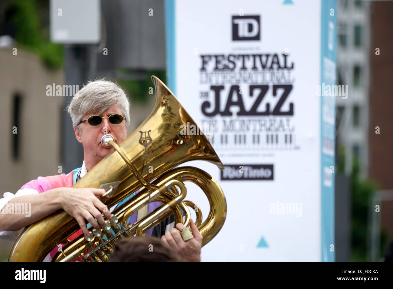 Montréal, Canada, 29 juin. Musicien de rue au cours de l'exécution du Festival International de Jazz de Montréal.Credit:Mario Beauregard/Alamy Live News Banque D'Images