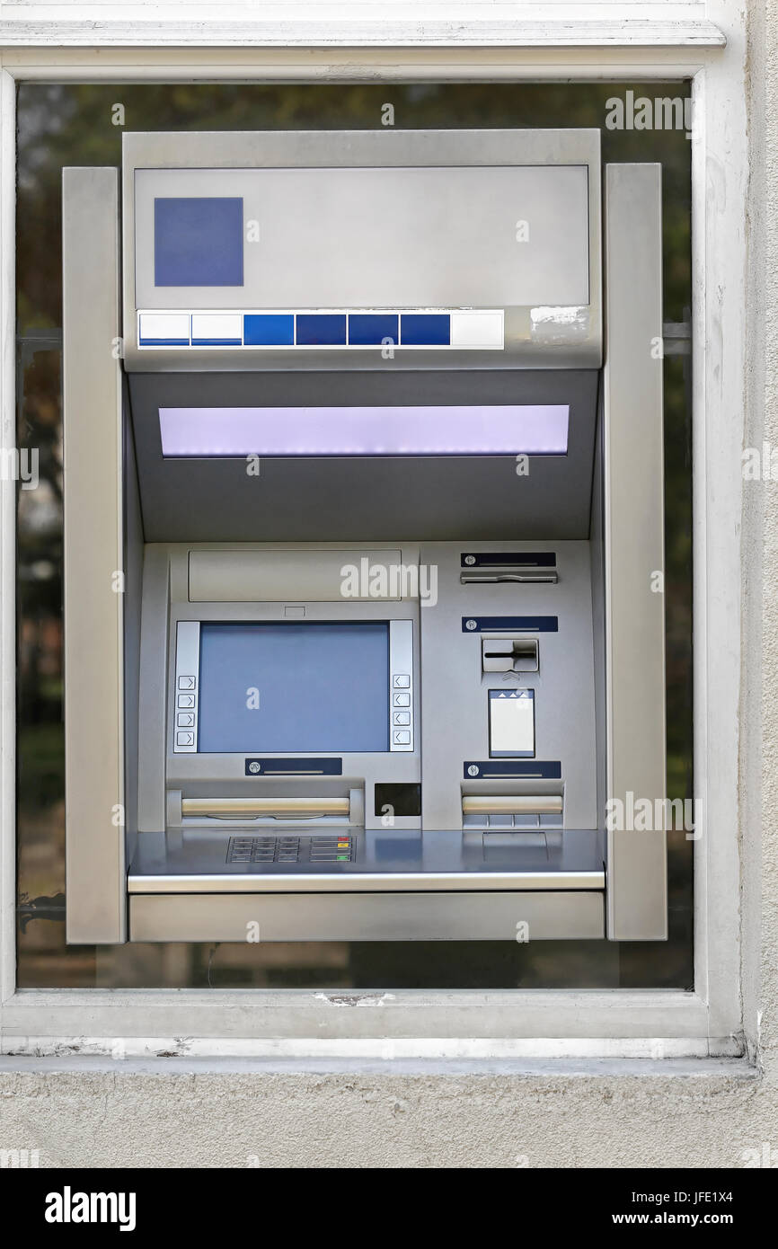 Distributeur automatique dans la fenêtre Photo Stock - Alamy