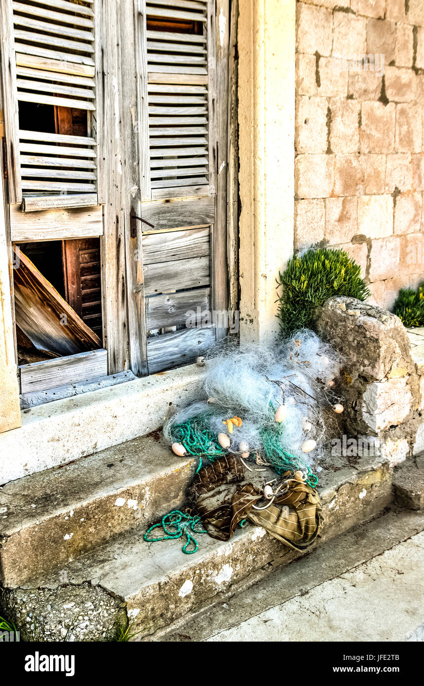 Vue de l'abandon d'une maison de pêcheurs sur la porte avant l'île de Sipan, Croatie Banque D'Images