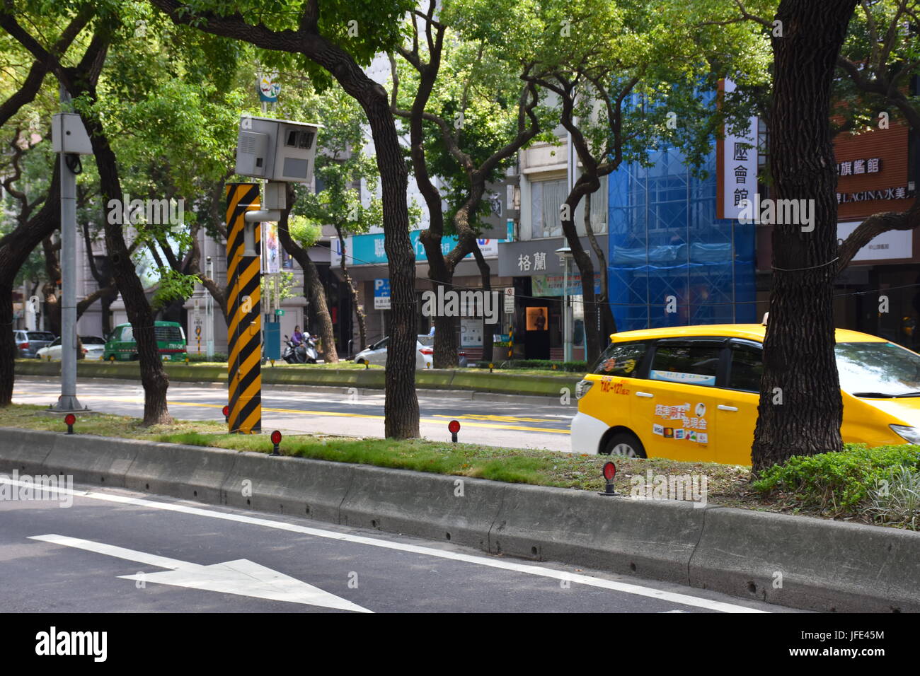 Taiwan a beaucoup de caméras de circulation partout pour attraper ceux qui la vitesse. Tant et si bien que la police ne tirez voitures pour vitesse. Banque D'Images