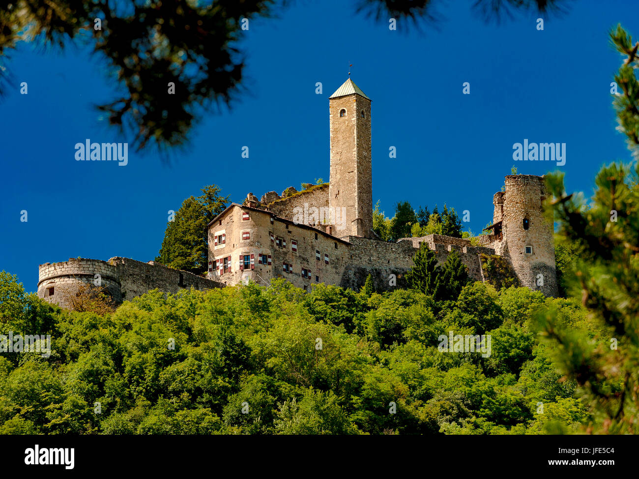 Borgo Valsugana Valsugana Trentino Italie Le château Telvana Banque D'Images