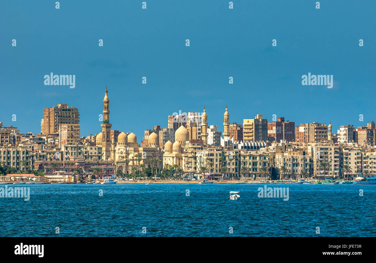 Vue sur le port d'Alexandrie, Egypte Banque D'Images