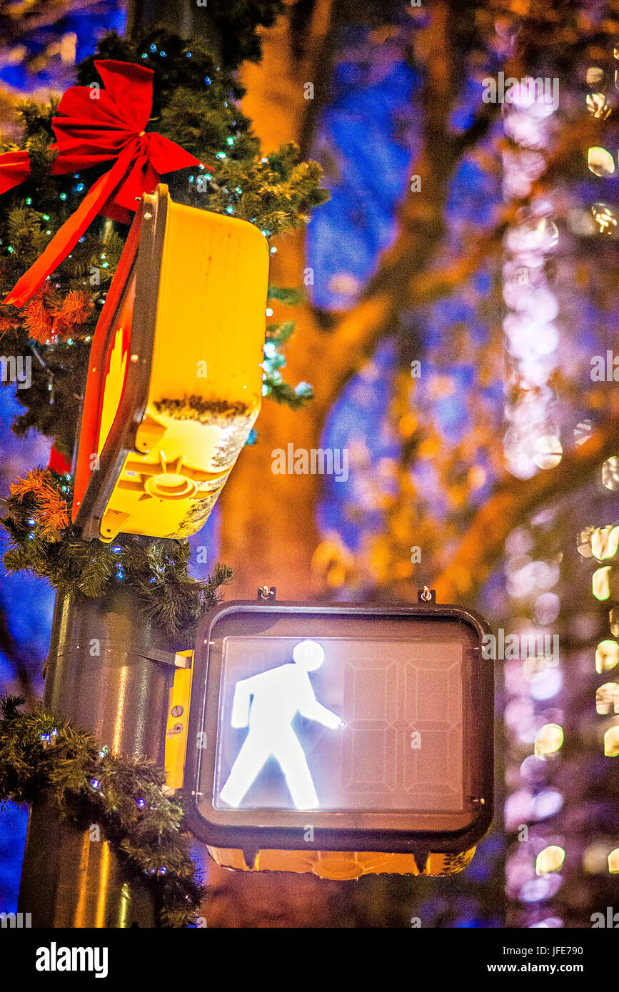 Abstract city Pedestrian street crossing sign Banque D'Images