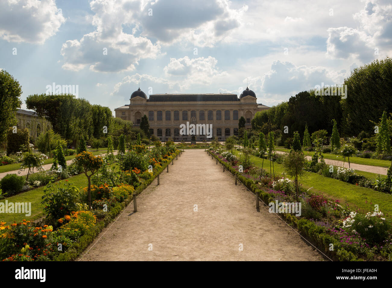 Vue du jardin botanique Jardin des Plantes et Musée d'Histoire Naturelle, Grande Galerie de l'évolution. Banque D'Images