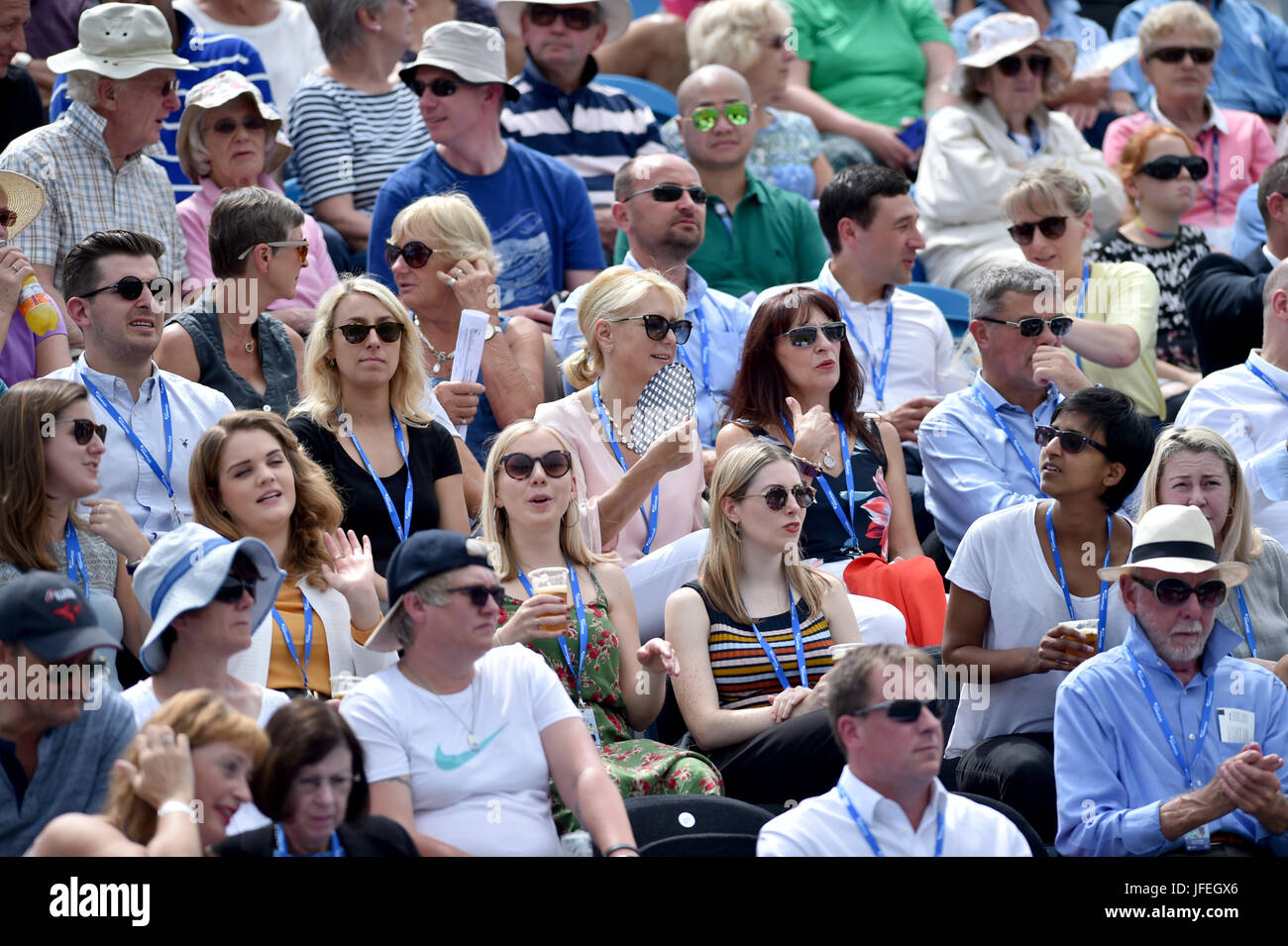 Fans au cours de l'International Aegon tennis tournament à Eastbourne Eastbourne Devonshire Park Sussex UK . 30 Juin 2017 Banque D'Images