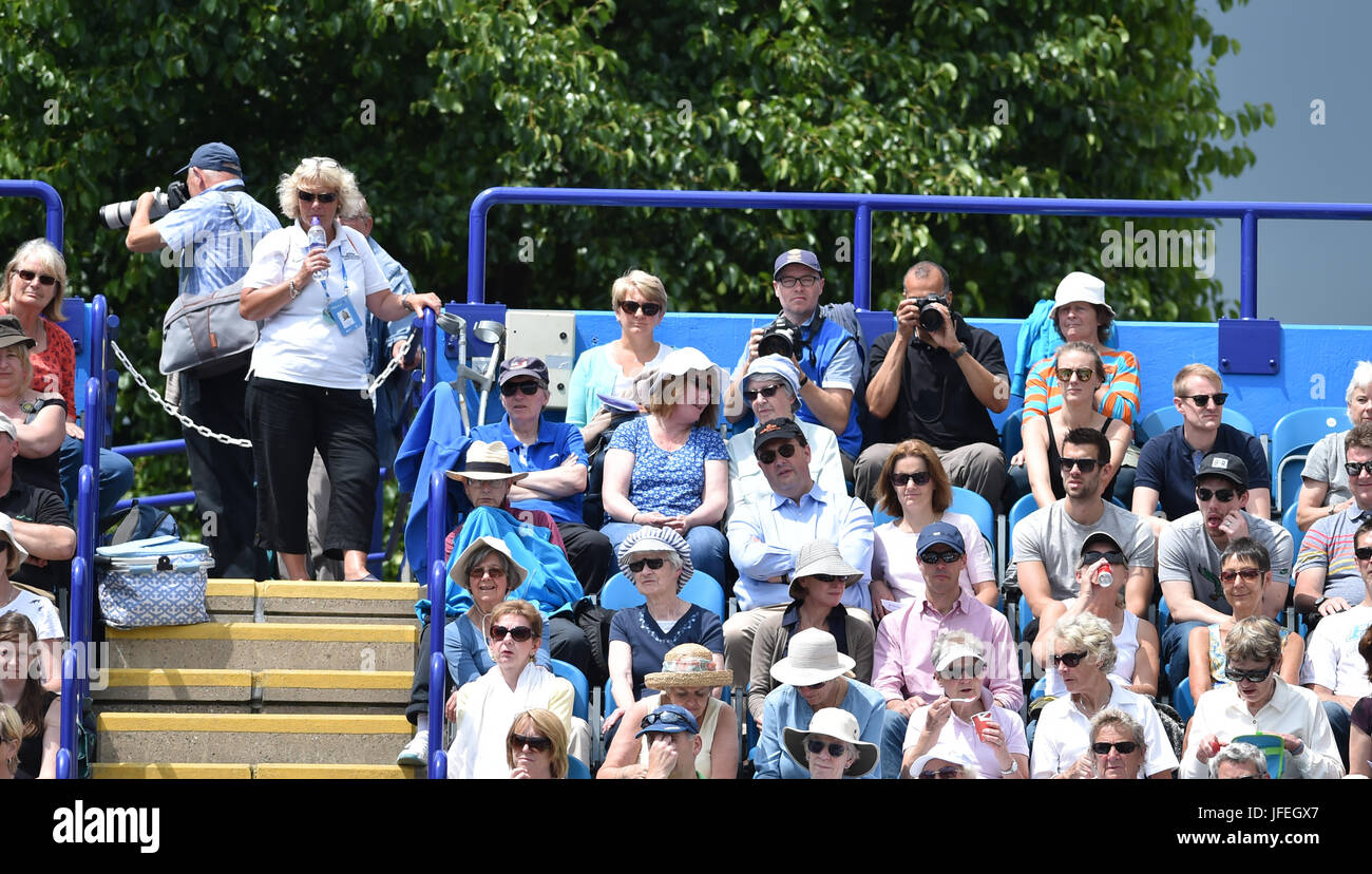 Fans au cours de l'International Aegon tennis tournament à Eastbourne Eastbourne Devonshire Park Sussex UK . 30 Juin 2017 Banque D'Images