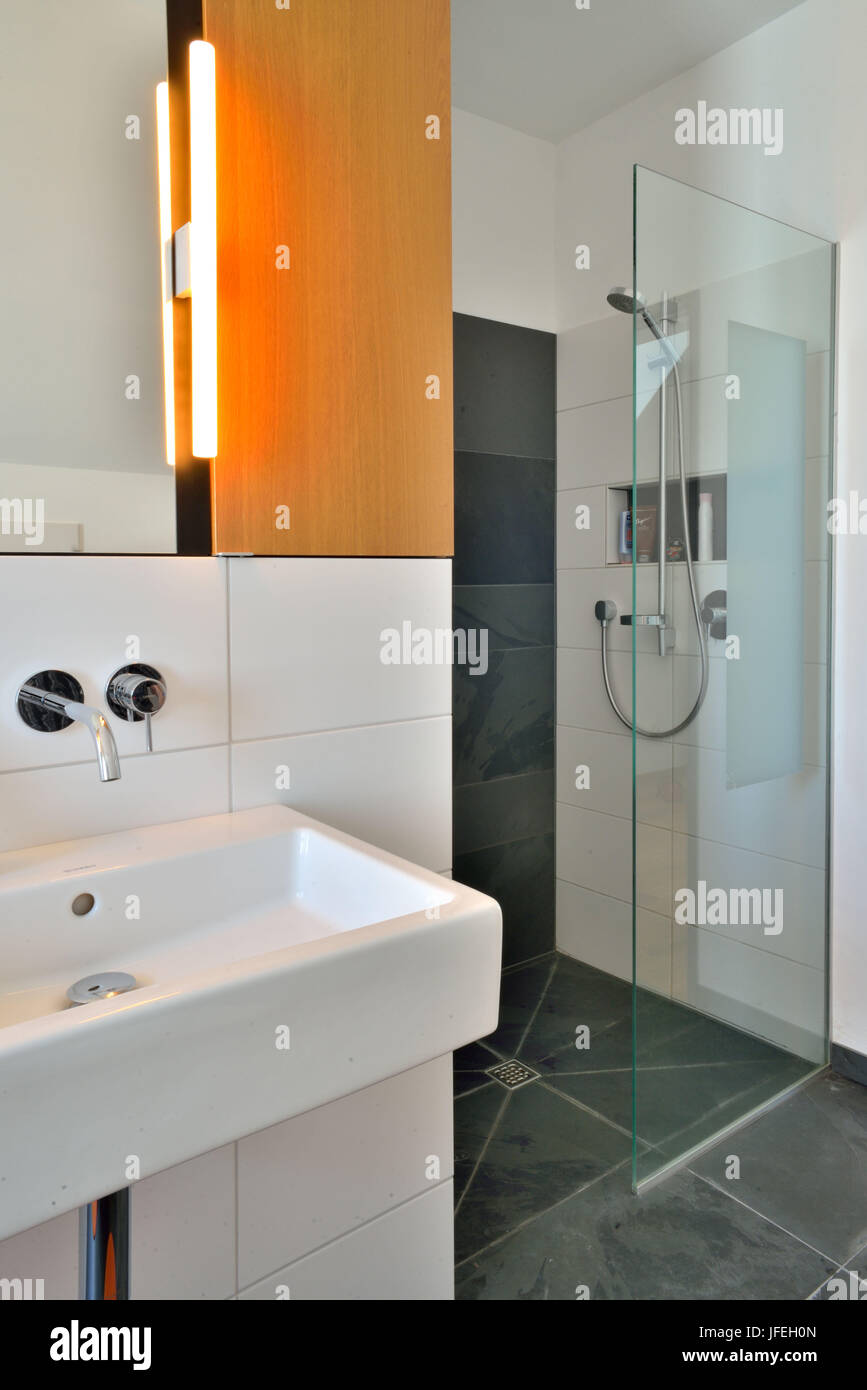 Douche, porte en verre Banque D'Images