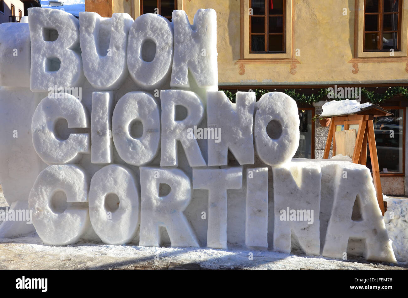 Italie, Vénétie, Cortina d'Ampezzo, snow sculpture Banque D'Images