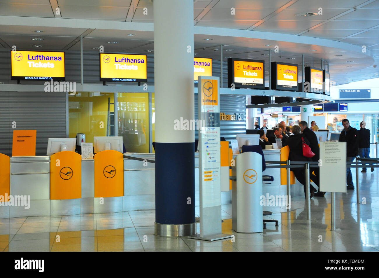 Germany, Bavaria, Erding, Munich, l'aéroport, zone d'enregistrement, counter, strike Banque D'Images