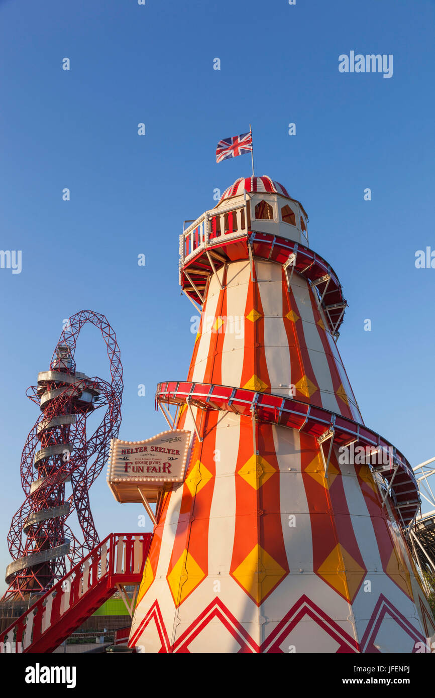 L'Angleterre, Londres, Stratford, Queen Elizabeth Olympic Park, ArcelorMittal Orbit Sculpture et Helter Skelter Banque D'Images