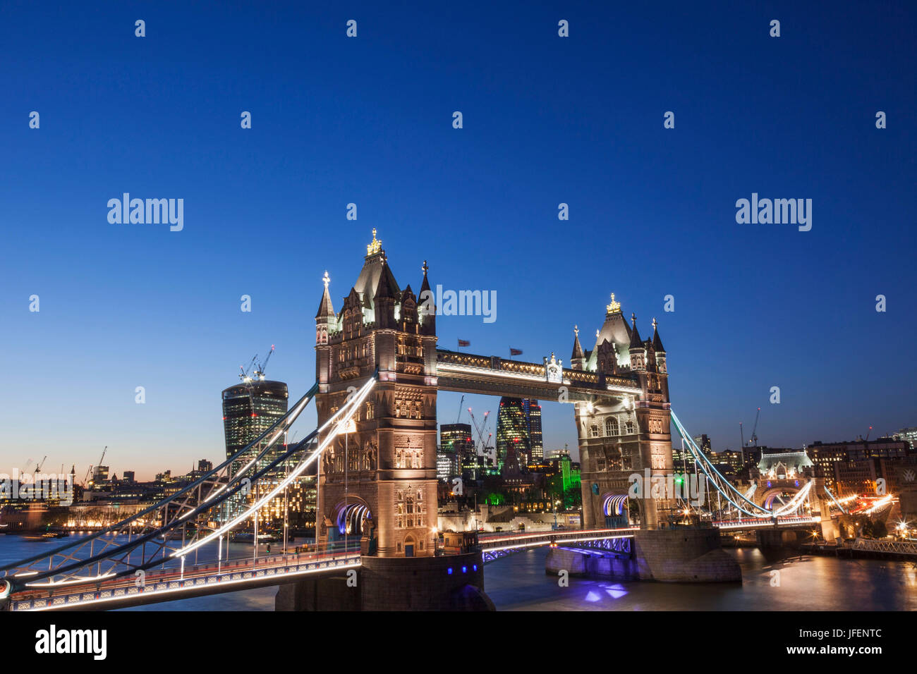 L'Angleterre, Londres, Tower Bridge Banque D'Images