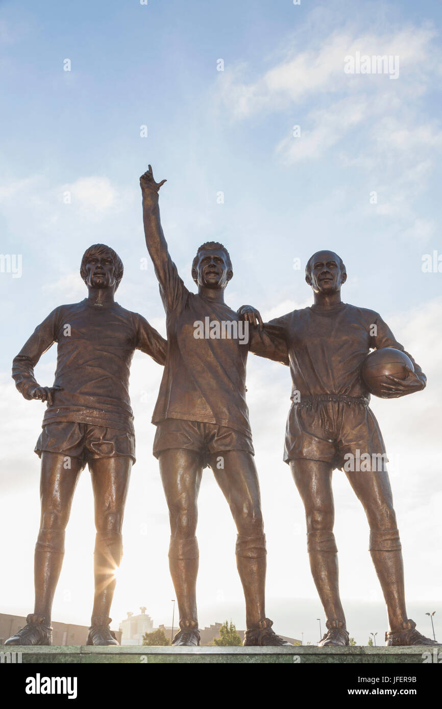 En Angleterre, Manchester, Salford, le Stade de Football Old Trafford, la Statue de la Sainte-Trinité Banque D'Images