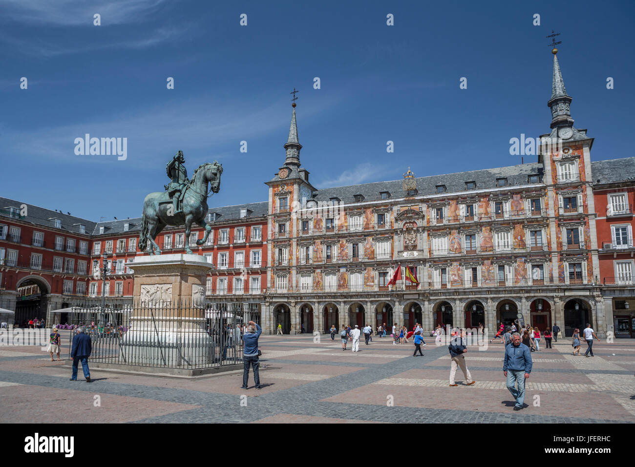 L'Espagne, la ville de Madrid, Plaza Mayor, Philippe III Monument Banque D'Images