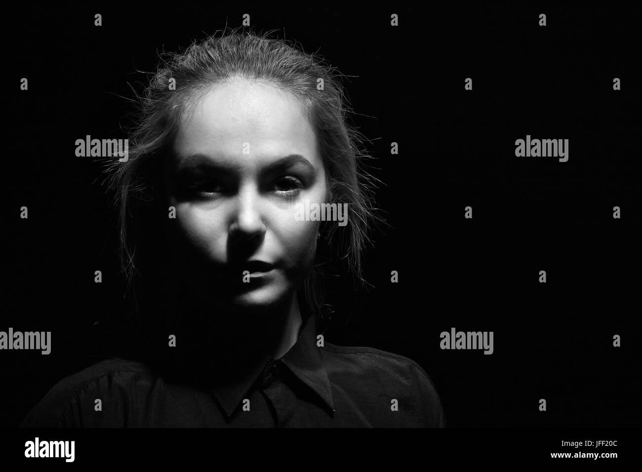 Visage Triste Femme Banque De Photographies Et D Images A Haute Resolution Alamy Visage Triste Femme Banque De Photographies Et D Images A Haute Resolution Alamy