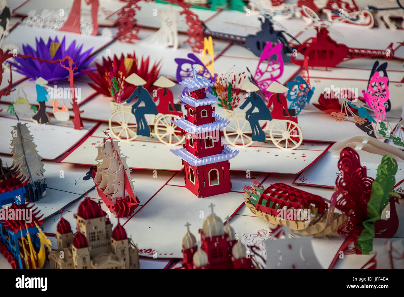 Cartes pour la vente sur la rue, Hoi An, Vietnam Banque D'Images