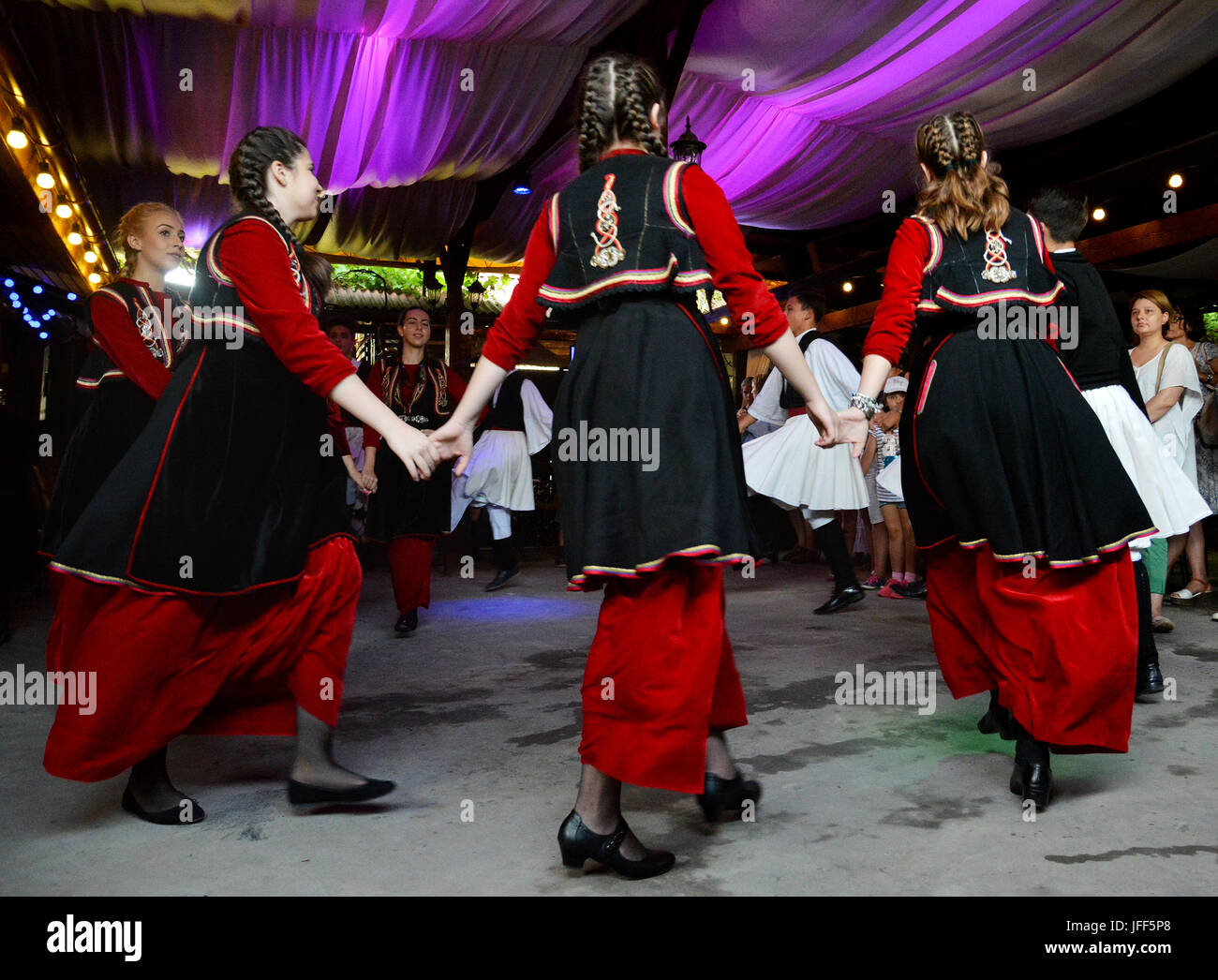 MIHAIL KOGALNICEANU, Constanta, Roumanie - 24 juin 2017.authentiques et d'expériences locales dans Maison rustique avec danses grecques dans le bureau d'X. Banque D'Images