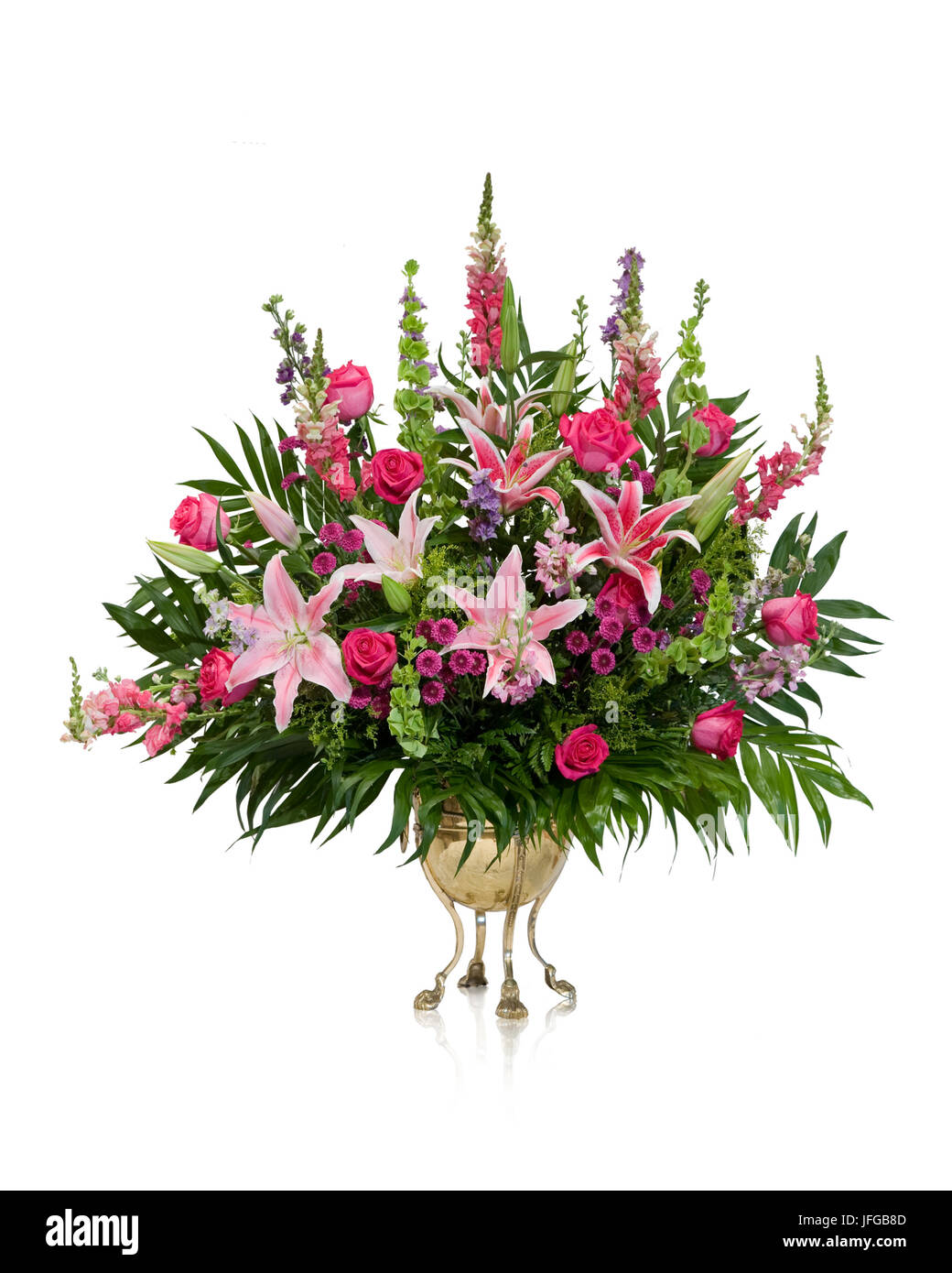 Grand arrangement de fleurs sur fond blanc Banque D'Images