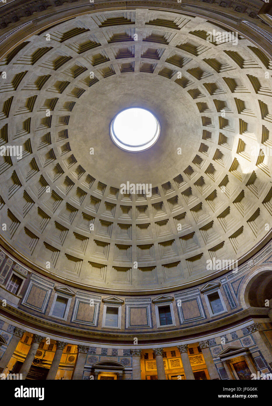 Intérieur de la Panthéon romain à Rome Banque D'Images