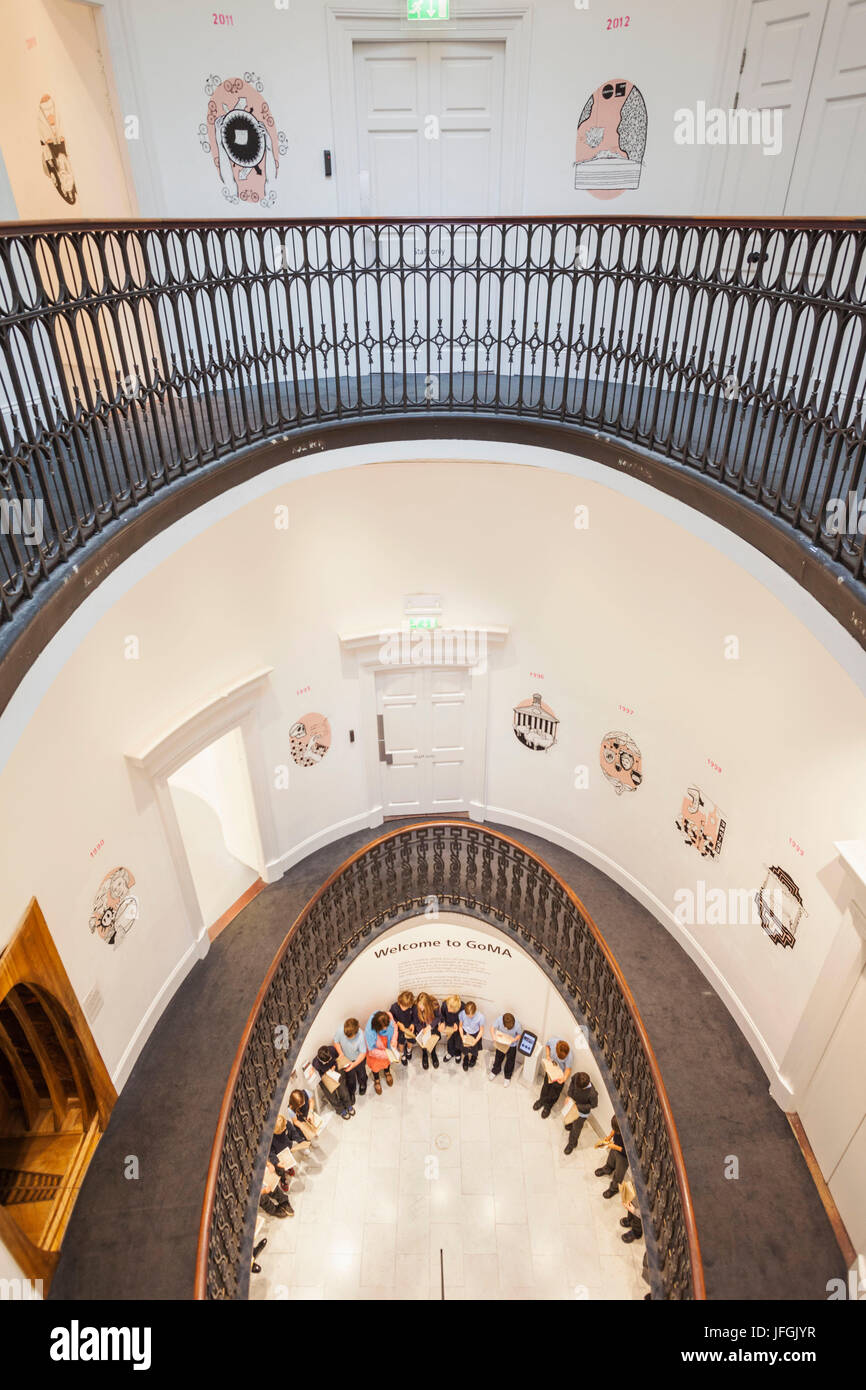 L'Écosse, Glasgow, Galerie d'Art Moderne, vue de l'intérieur d'escalier Banque D'Images