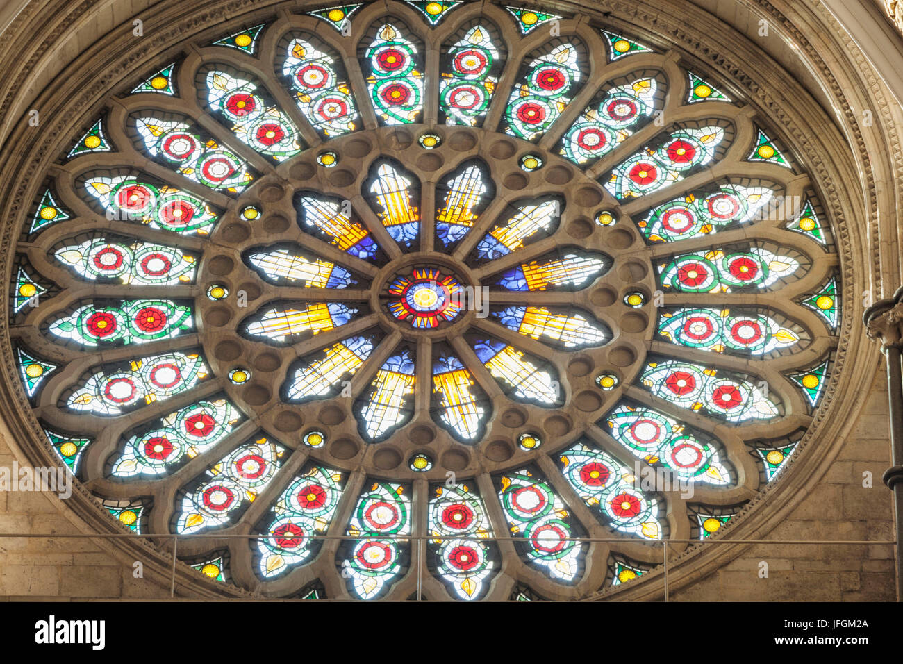L'Angleterre, dans le Yorkshire, York, York Minster, transept sud Rosace en vitrail Banque D'Images