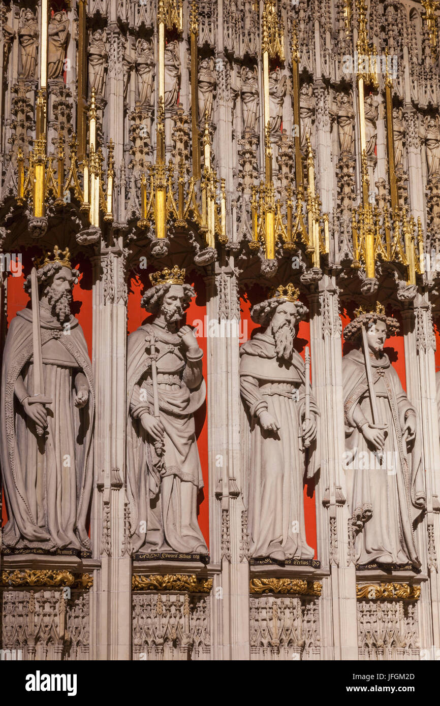 L'Angleterre, dans le Yorkshire, York, York Minster, l'écran illustrant les rois médiévaux Quire Banque D'Images
