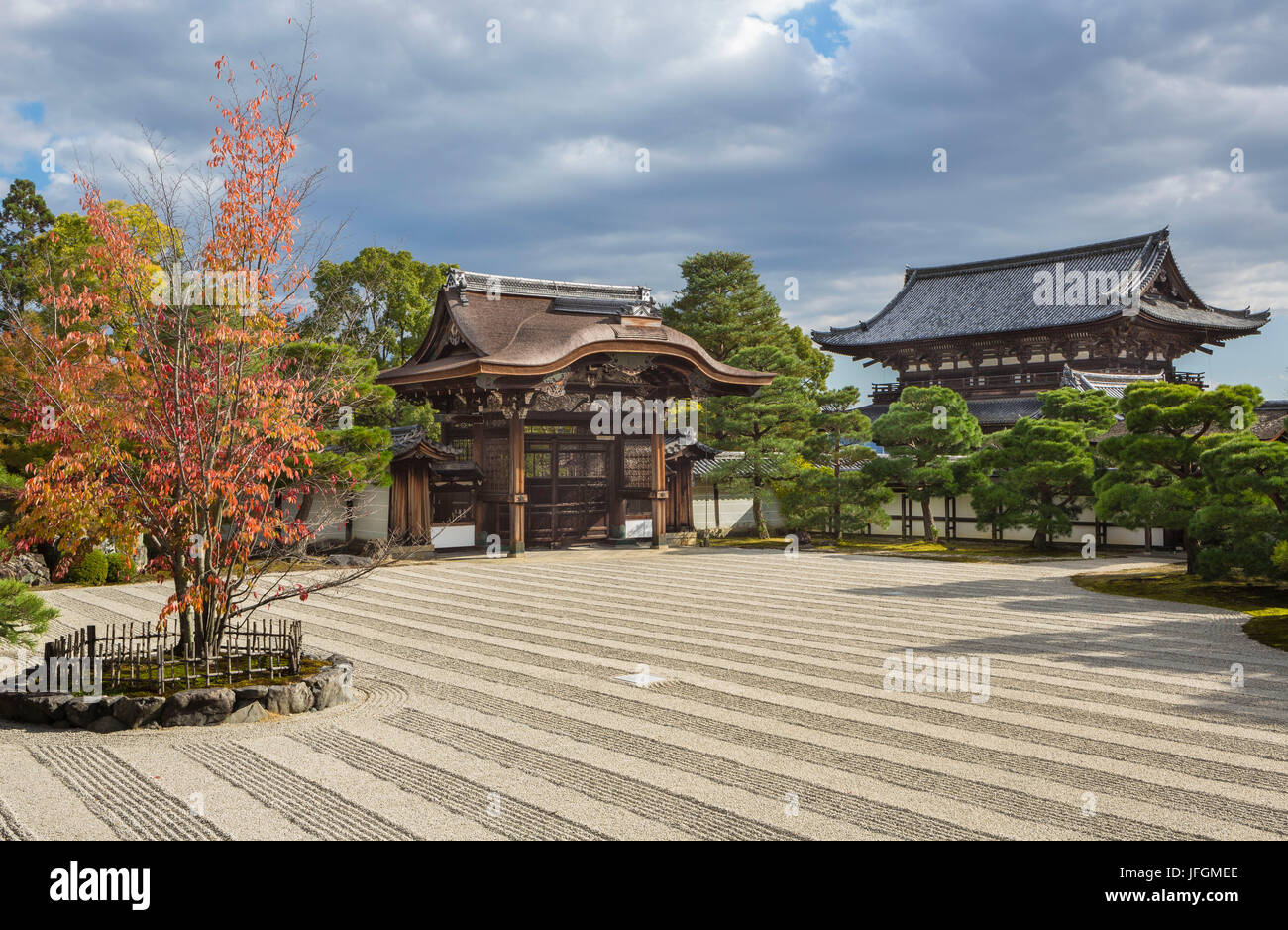 Le Japon, la ville de Kyoto, Ninna-ji, Chokushimon Gate Banque D'Images