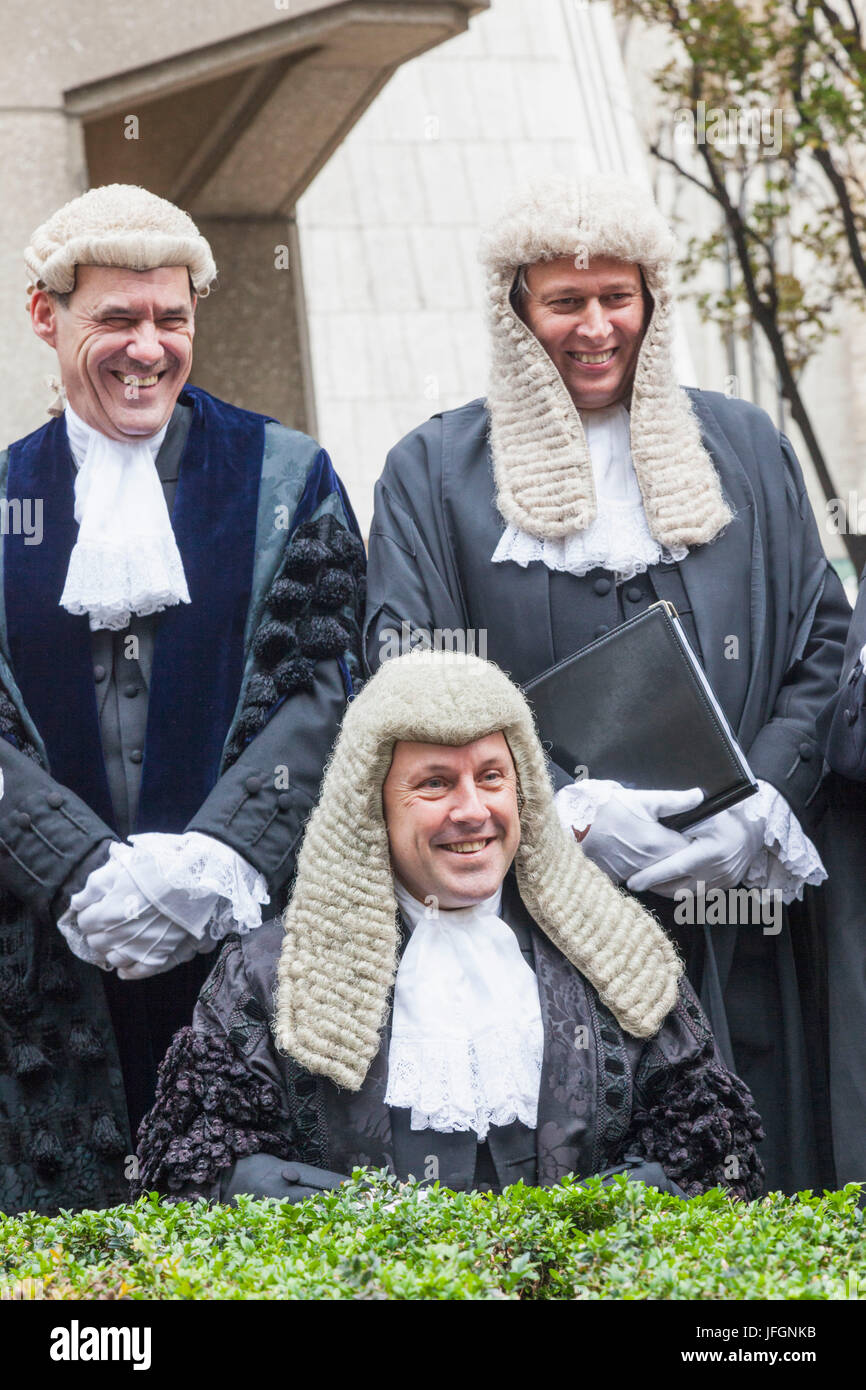 L'Angleterre, Londres, le lord-maire's Show, groupe de juges de la Haute Cour Banque D'Images