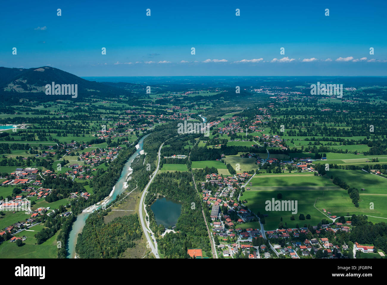 Vallée de l'Isar avec Bad Tölz, Bad Tölz, photo aérienne, hautes-alpes bavaroises, Bavière, Allemagne Banque D'Images