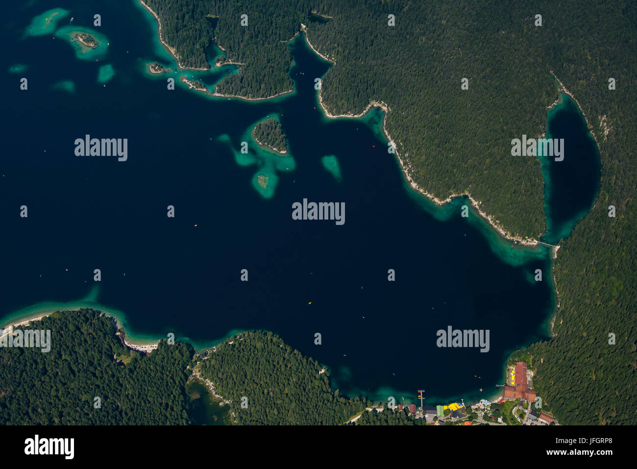 Avec l'Eibsee Grainau, lac de montagne, lac de bain nature, photo aérienne, Garmisch-Partenkirchen, Bavarois, Allemagne Banque D'Images