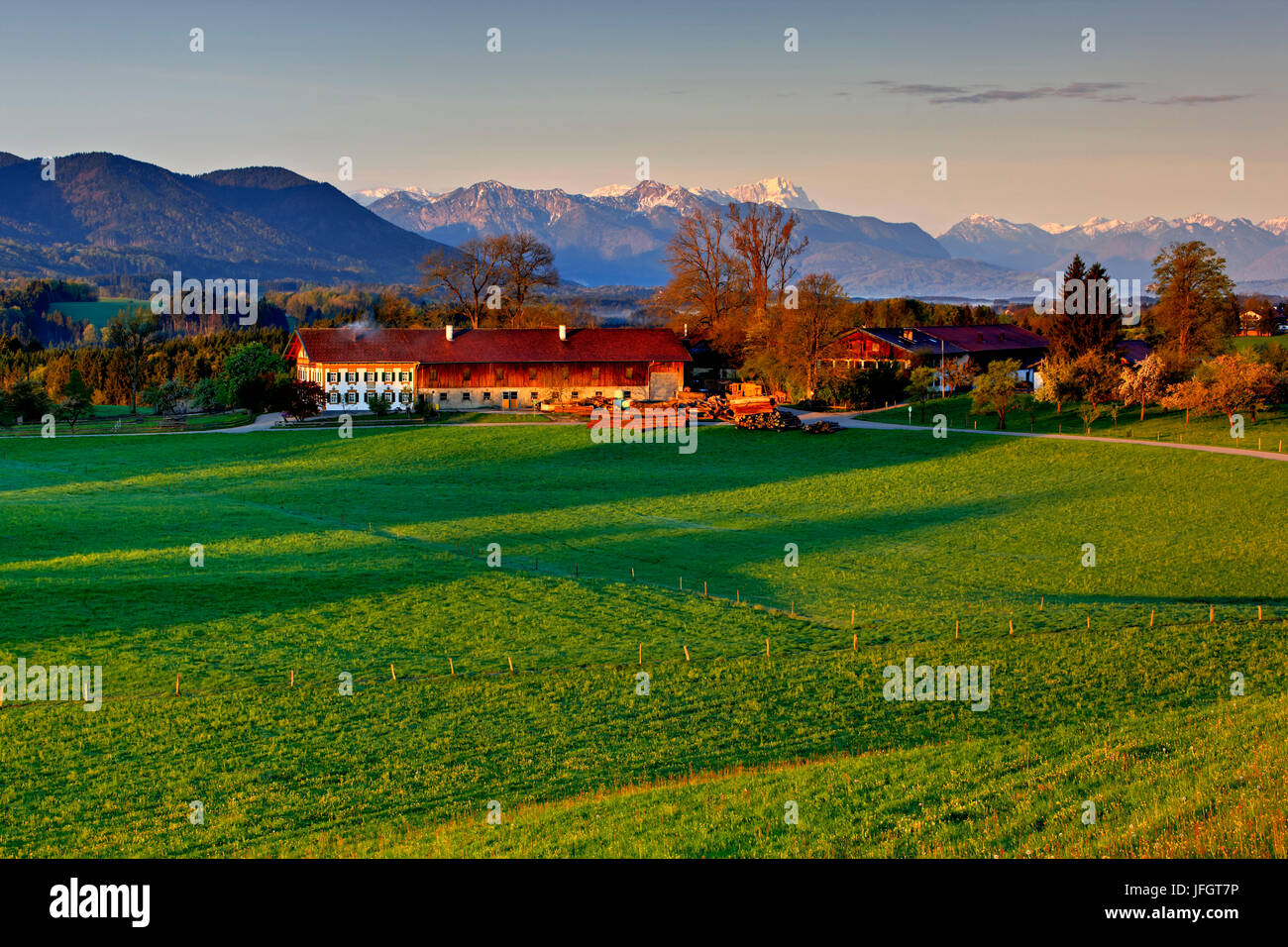 Allemagne, Berlin, Tölzer pays, ferme en face de Zwiesel, Italia, Heimgarten, Préalpes bavaroises, Zugspitze, gamme Wetterstein Banque D'Images