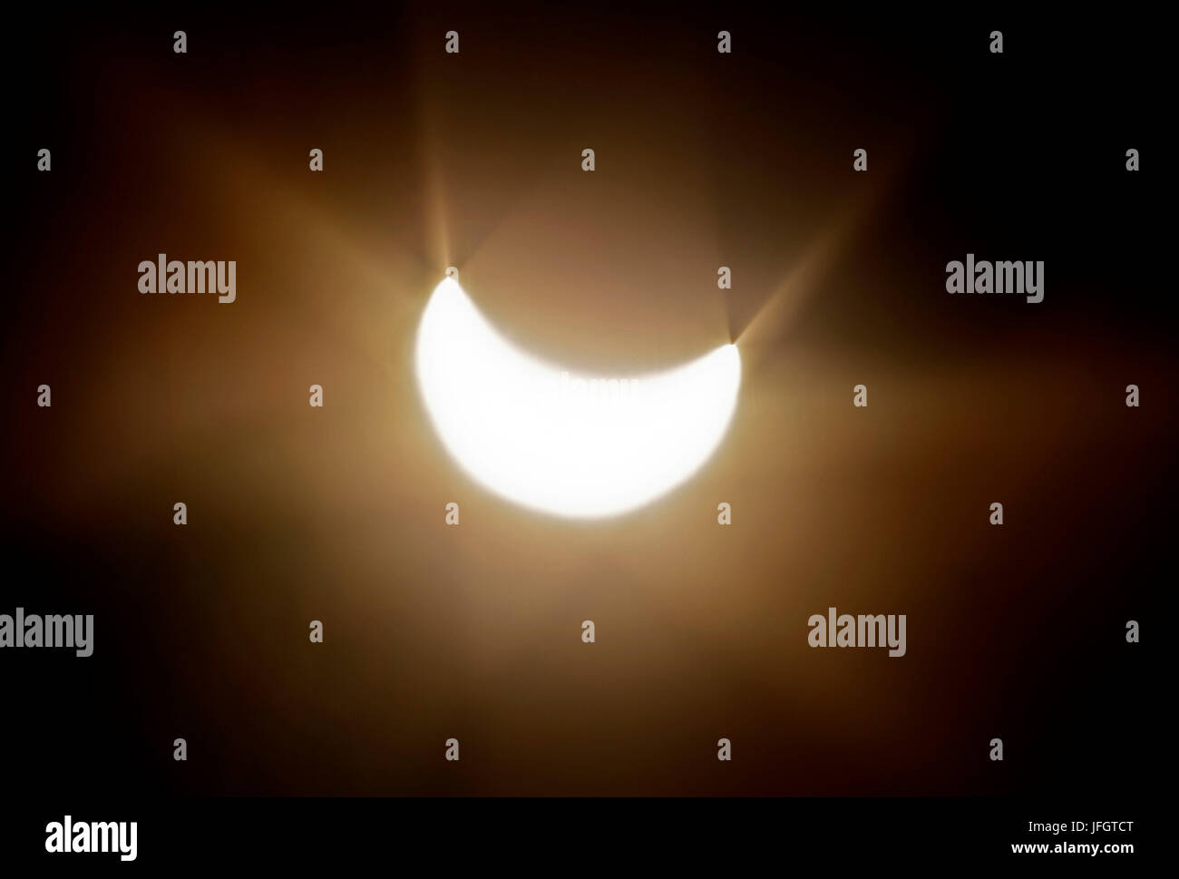 Allemagne, Berlin, Werdenfelser Land, 18 mars 2015, l'obscurité partielle de Soleil Banque D'Images