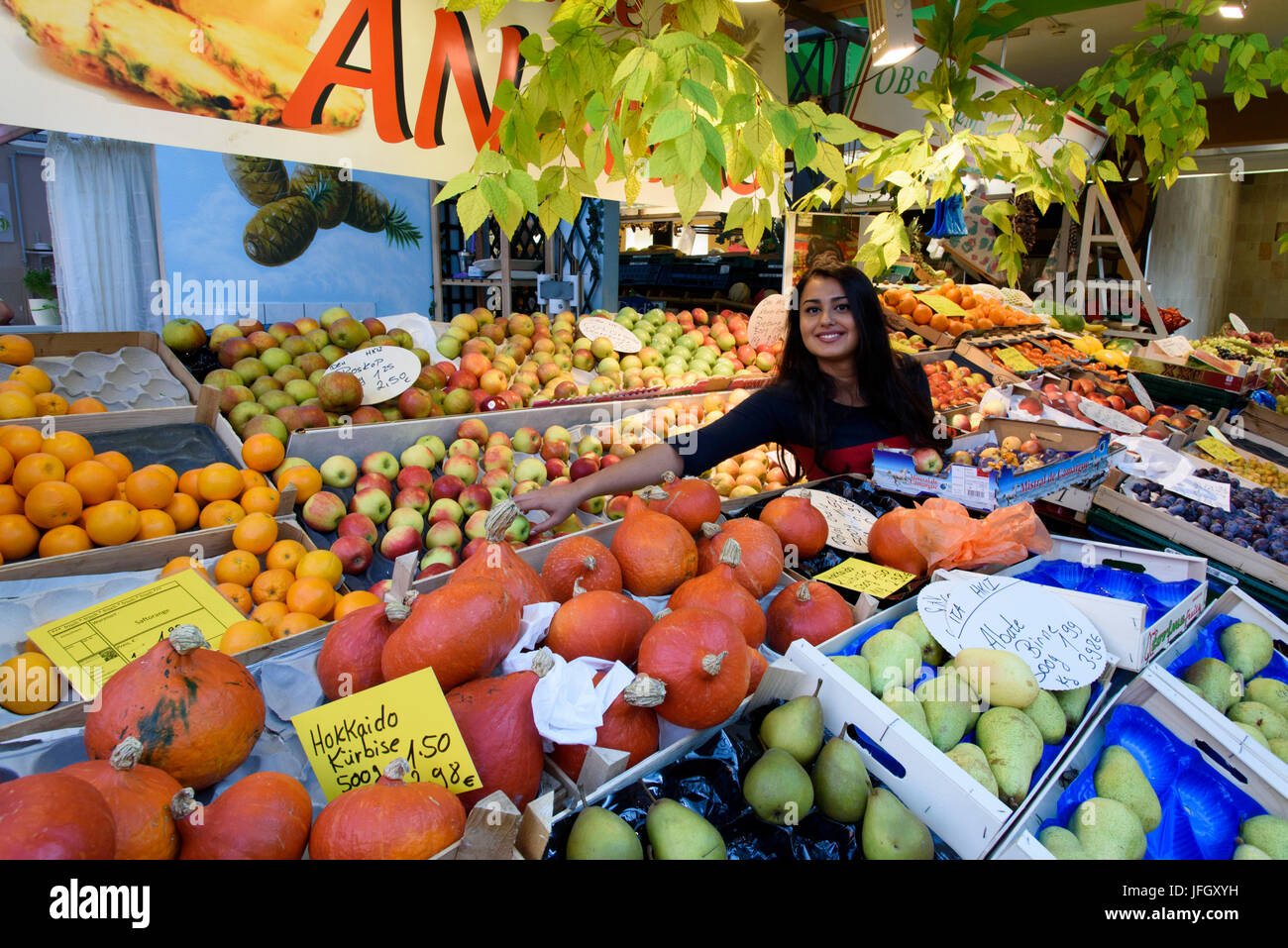 Marché couvert dans l'immeuble Marstall, Kassel, Hessen, Allemagne Banque D'Images