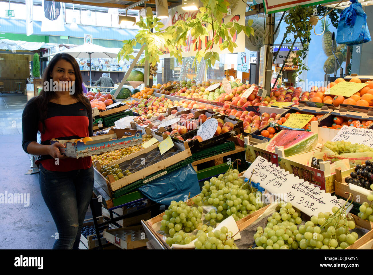 Marché couvert dans l'immeuble Marstall, Kassel, Hessen, Allemagne Banque D'Images