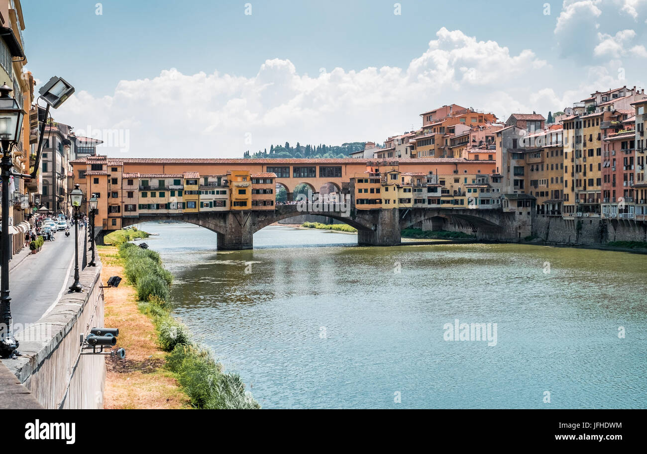 Le côté est du Ponte Vecchio (Vieux Pont) dans Florece Italie Banque D'Images