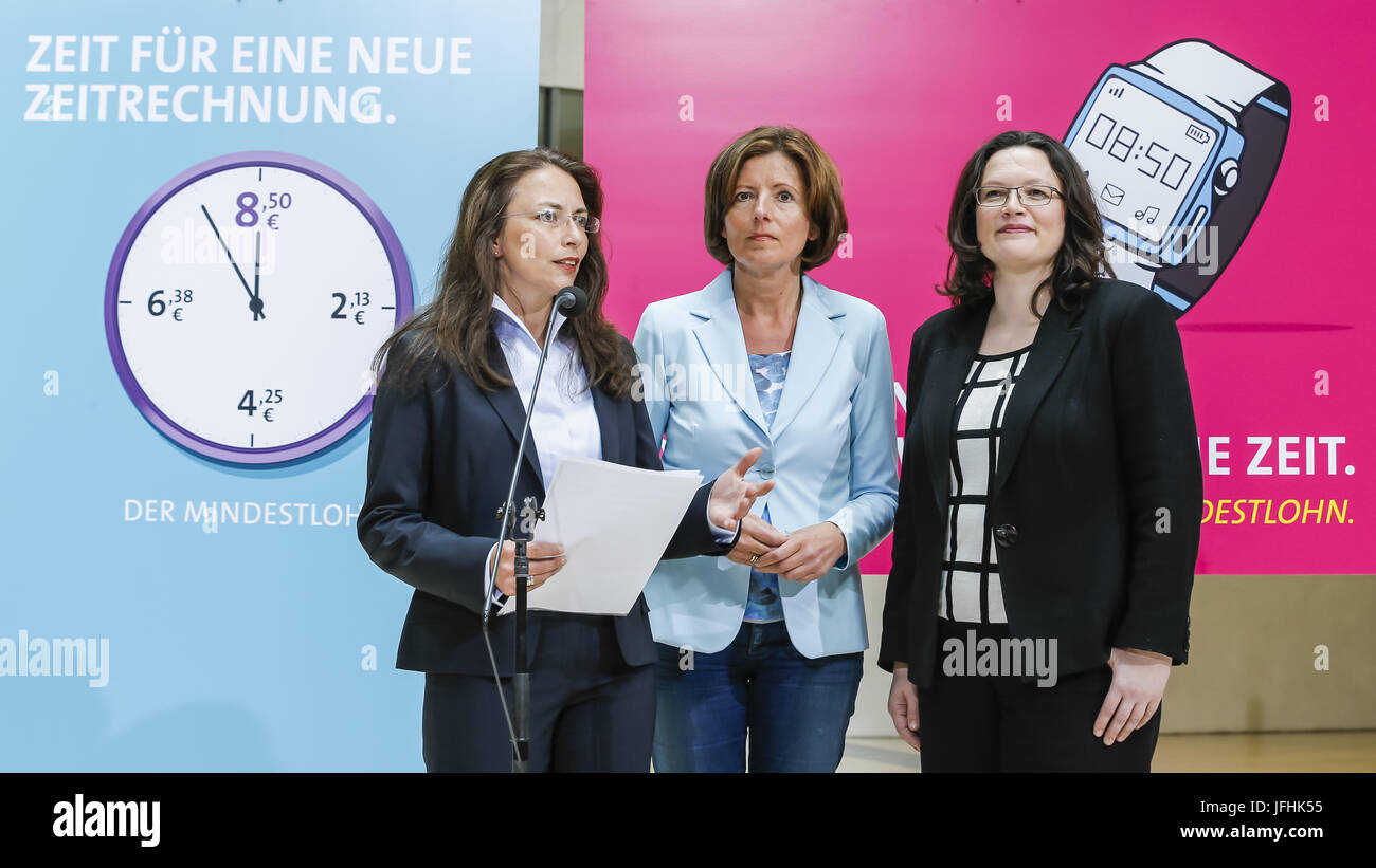 Salaire minimum SPD présentation par affiche à Berlin Banque D'Images
