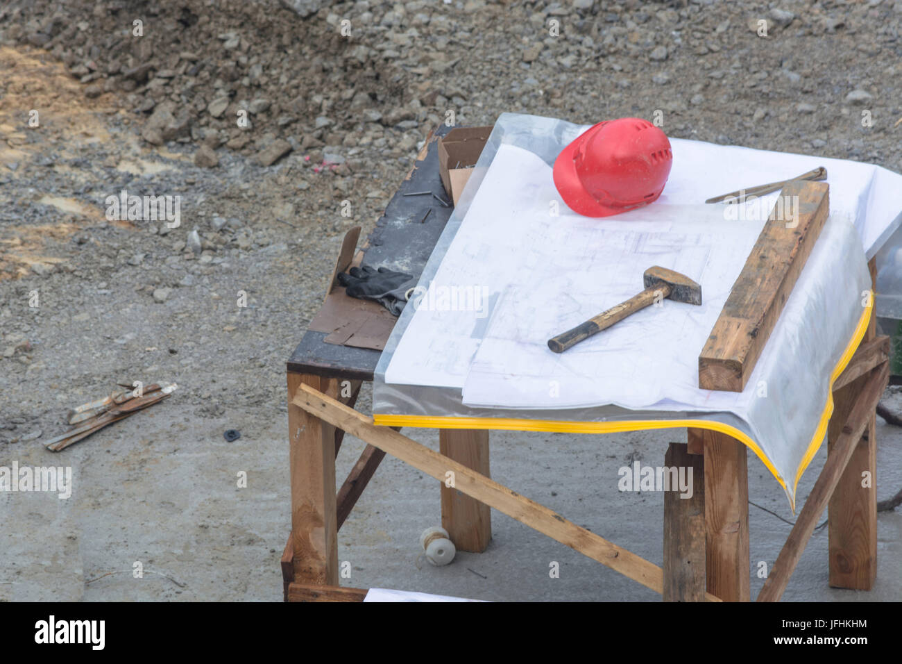 Plan de construction sur une simple table en bois Banque D'Images